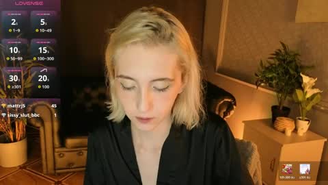 Snapshot of elen__moore chatting on 05/16/26, 06:21 Elen online show from 05/16/26, 06:21