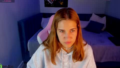 Snapshot of elena_grace chatting on 06/28/26, 10:27 Jenny online show from 06/28/26, 10:27
