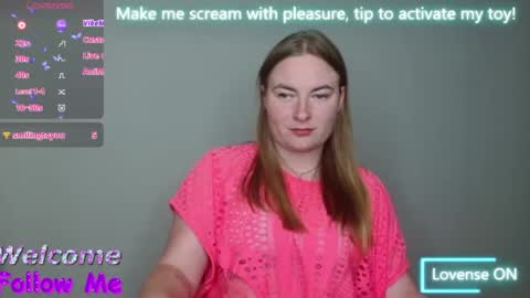 Snapshot of elena_maeer chatting on 07/15/26, 07:19 Elena online show from 07/15/26, 07:19