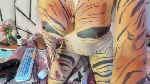 Snapshot of elena_mature chatting on 10/17/25, 11:40 Elena online show from 10/17/25, 11:40