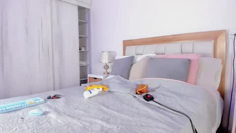 Elena online show from 11/15/25, 07:21