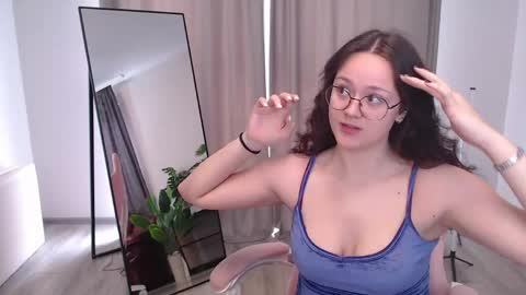 Elena online show from 05/01/26, 07:02