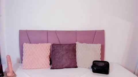 elena_wolff online show from 06/30/26, 11:33