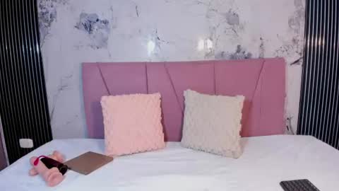 elena_wolff online show from 07/25/26, 11:30