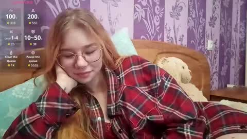 Mia online show from 02/09/26, 03:43