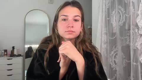 Snapshot of elenahere4u chatting on 05/05/26, 02:14 Elena online show from 05/05/26, 02:14