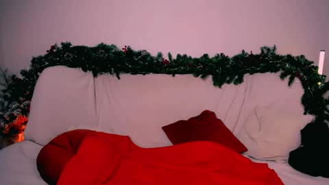 elenamonroe_ online show from 12/19/25, 02:40