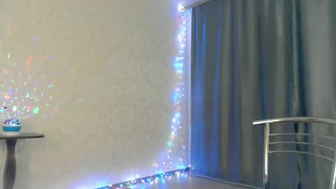 elenaza online show from 04/22/26, 08:32