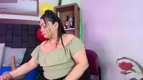 Snapshot of elenna_boobs_ chatting on 07/09/26, 04:05 elenna_boobs_ online show from 07/09/26, 04:05