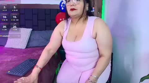 Snapshot of elenna_boobs_ chatting on 07/15/26, 08:47 elenna_boobs_ online show from 07/15/26, 08:47