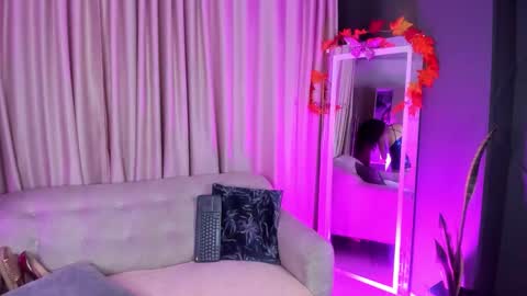 Snapshot of eleonor_x chatting on 11/25/25, 08:53 Eleonor online show from 11/25/25, 08:53