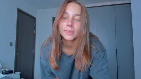 Eleonora online show from 01/25/25, 09:15