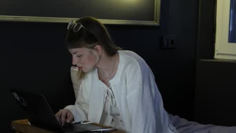 Eleonora online show from 09/12/25, 02:28