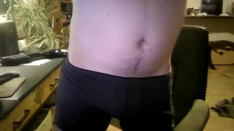 Snapshot of elephantfox chatting on 09/17/25, 04:47 fox online show from 09/17/25, 04:47