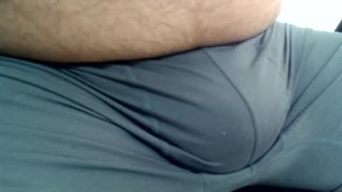 Snapshot of eleroy chatting on 10/31/25, 07:04 Wife is on the other room online show from 10/31/25, 07:04