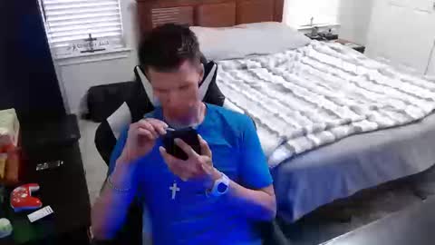 Walker online show from 10/10/25, 11:04