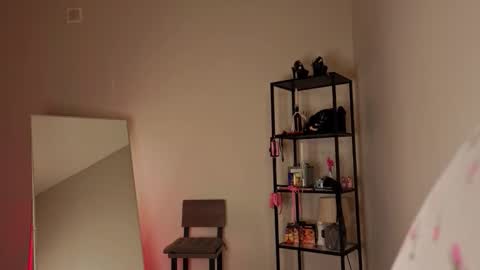 Elfie online show from 01/17/26, 07:35