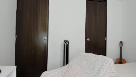 eli_dl online show from 11/04/25, 11:15