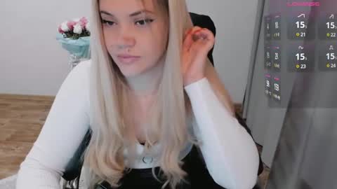 Snapshot of elia_ chatting on 12/10/24, 08:08 Ella online show from 12/10/24, 08:08