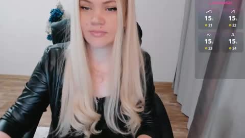 Snapshot of elia_ chatting on 12/28/24, 08:37 Ella online show from 12/28/24, 08:37