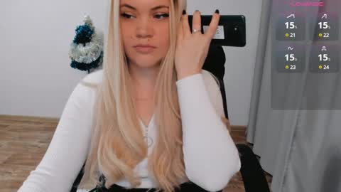 Snapshot of elia_ chatting on 01/08/25, 08:16 Ella online show from 01/08/25, 08:16