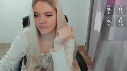 Snapshot of elia_ chatting on 03/10/25, 06:59 Ella online show from 03/10/25, 06:59