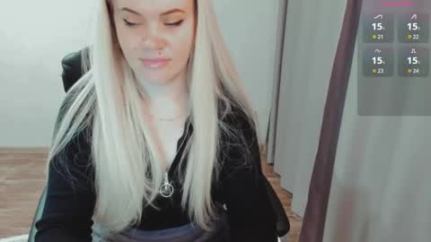 Snapshot of elia_ chatting on 10/08/25, 06:11 Ella online show from 10/08/25, 06:11