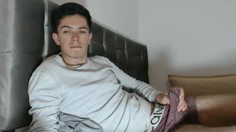 Snapshot of elian_tg chatting on 09/18/25, 11:40 Elian online show from 09/18/25, 11:40