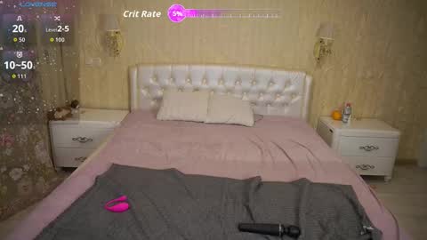 Luna online show from 10/31/25, 03:46