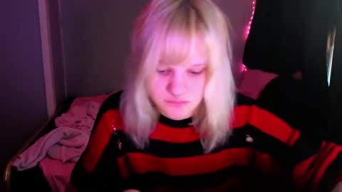 elieiza_xo online show from 04/19/26, 10:03