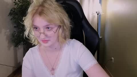 Ellie online show from 03/06/26, 05:15