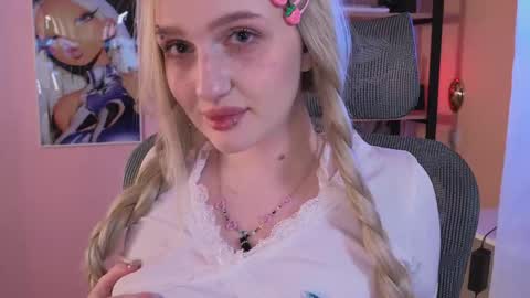 Ellie online show from 04/25/26, 05:21