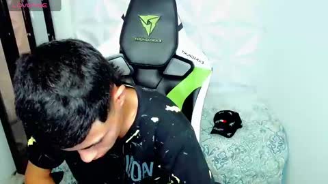 Snapshot of elii_797 chatting on 12/04/24, 01:31 bby-santy online show from 12/04/24, 01:31