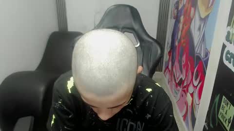 Snapshot of elii_797 chatting on 01/22/25, 01:00 bby-santy online show from 01/22/25, 01:00