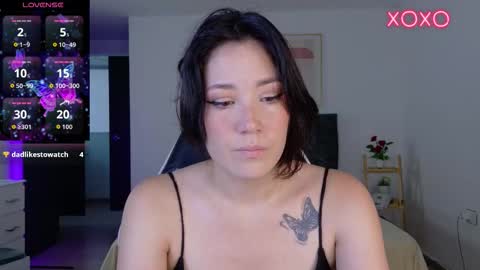 eliiih_ online show from 11/14/25, 10:18