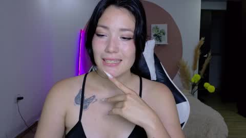 eliiih_ online show from 04/21/26, 01:42