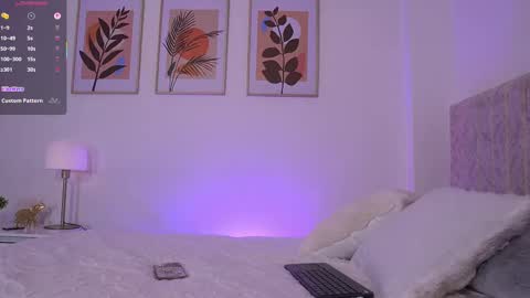 Snapshot of eliizabeth_roberts chatting on 09/13/25, 12:43 E L I I Z A B E T H online show from 09/13/25, 12:43