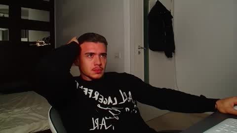 ElijahThorne online show from 12/01/25, 05:56