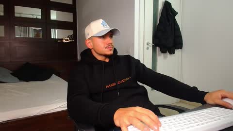 ElijahThorne online show from 02/09/26, 05:44