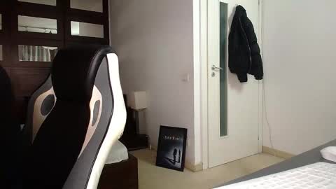 ElijahThorne online show from 02/17/26, 06:21