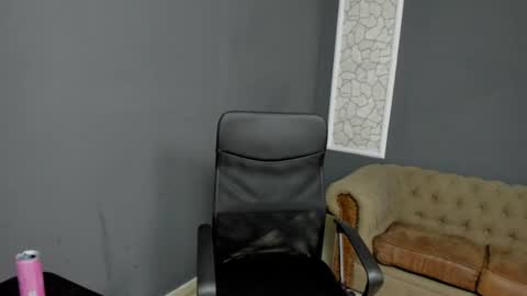 Snapshot of elijahthorne chatting on 07/19/26, 11:58 ElijahThorne online show from 07/19/26, 11:58