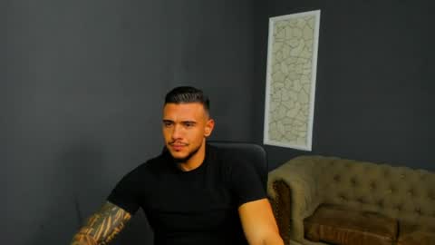 Snapshot of elijahthorne chatting on 07/21/26, 05:32 ElijahThorne online show from 07/21/26, 05:32