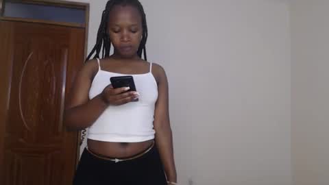Snapshot of elina_gee chatting on 09/18/25, 08:49 elina_gee online show from 09/18/25, 08:49