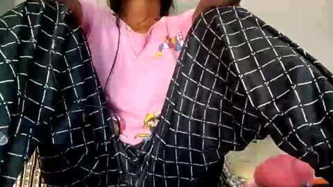 elina_roy03 online show from 11/10/25, 10:14