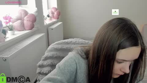 elina_x online show from 04/03/26, 06:44