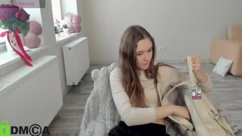elina_x online show from 04/19/26, 07:51