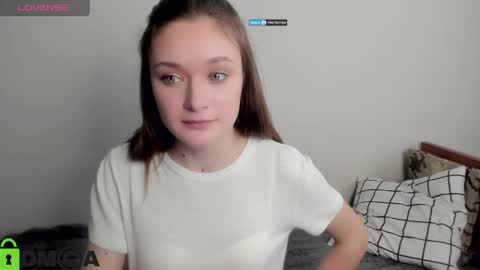 Snapshot of elina_x chatting on 05/18/26, 01:06 elina_x online show from 05/18/26, 01:06