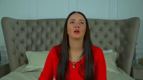 ElinaBellucci online show from 02/05/26, 04:50