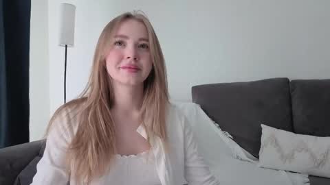 Snapshot of elinamilller chatting on 05/01/26, 01:54 Elna and Tom online show from 05/01/26, 01:54
