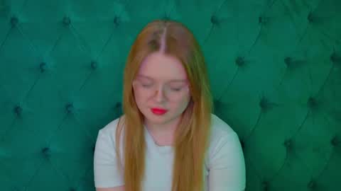 elinavale online show from 04/23/26, 05:15